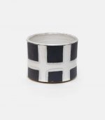 Black Windows Pot